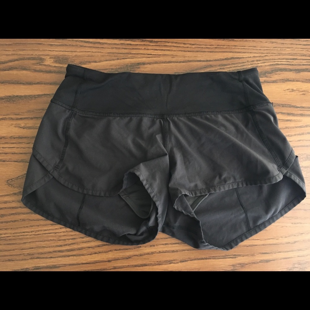 Black Lululemon Speed Up High-Rise Short 2.5”